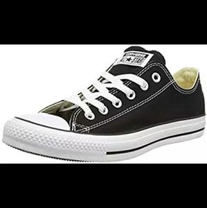 Brand new in Box Converse low top Chuck Taylor