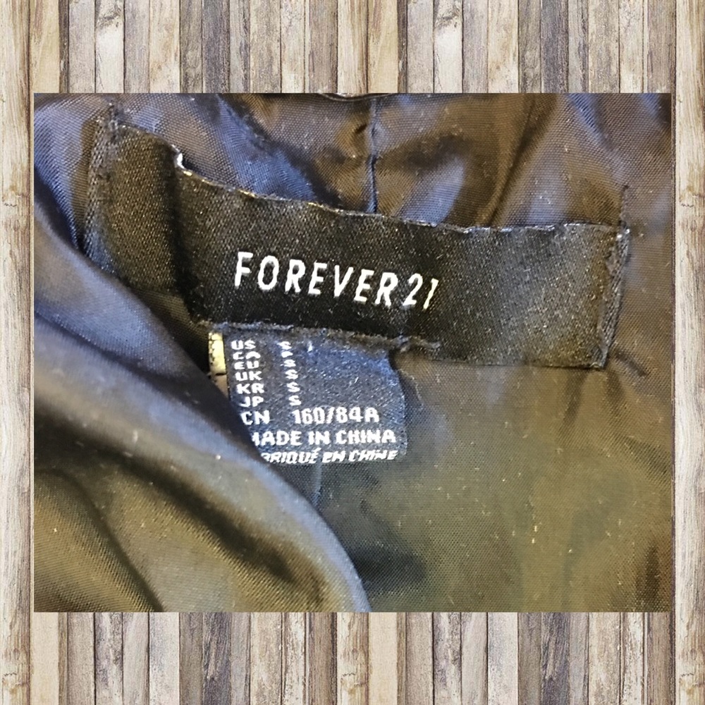 Worn out faux leather 🌿forever 21🌿 biker jacket - Picture 5 of 8