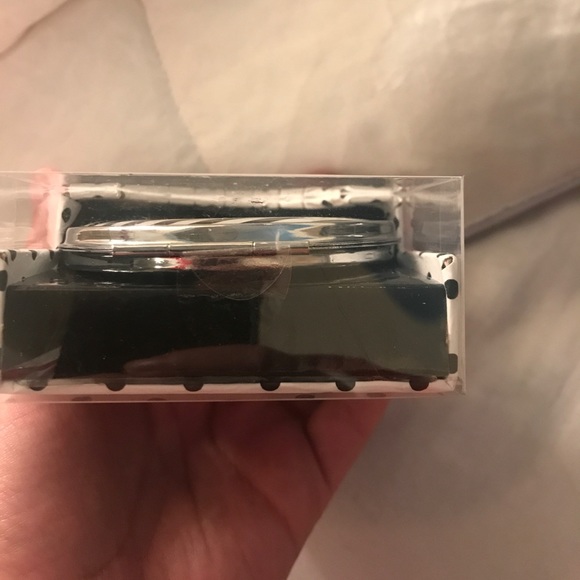 Compact makeup mirror - Picture 4 of 5