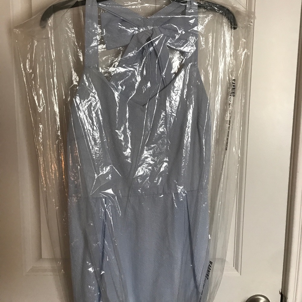 Medium Seersucker dress with open back and bow
