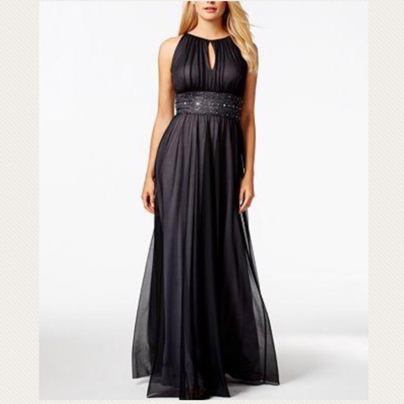 Jessica Howard Dresses & Skirts - Jessica Howard Formal Sleeveless Keyhole Gown