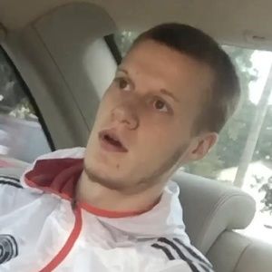 Meet your Posher, Derek