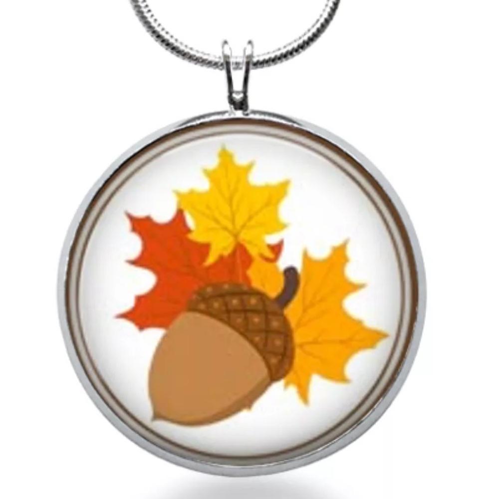 Fall necklace with acorn and leaves