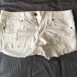 American eagle white shorts