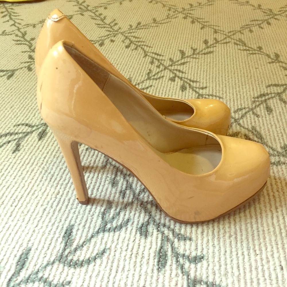 Nude Kelsi Dagger pumps