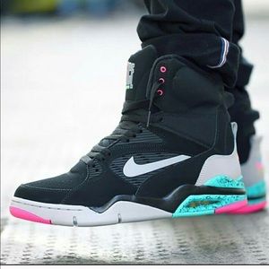 Mens nike air force command. Size 10