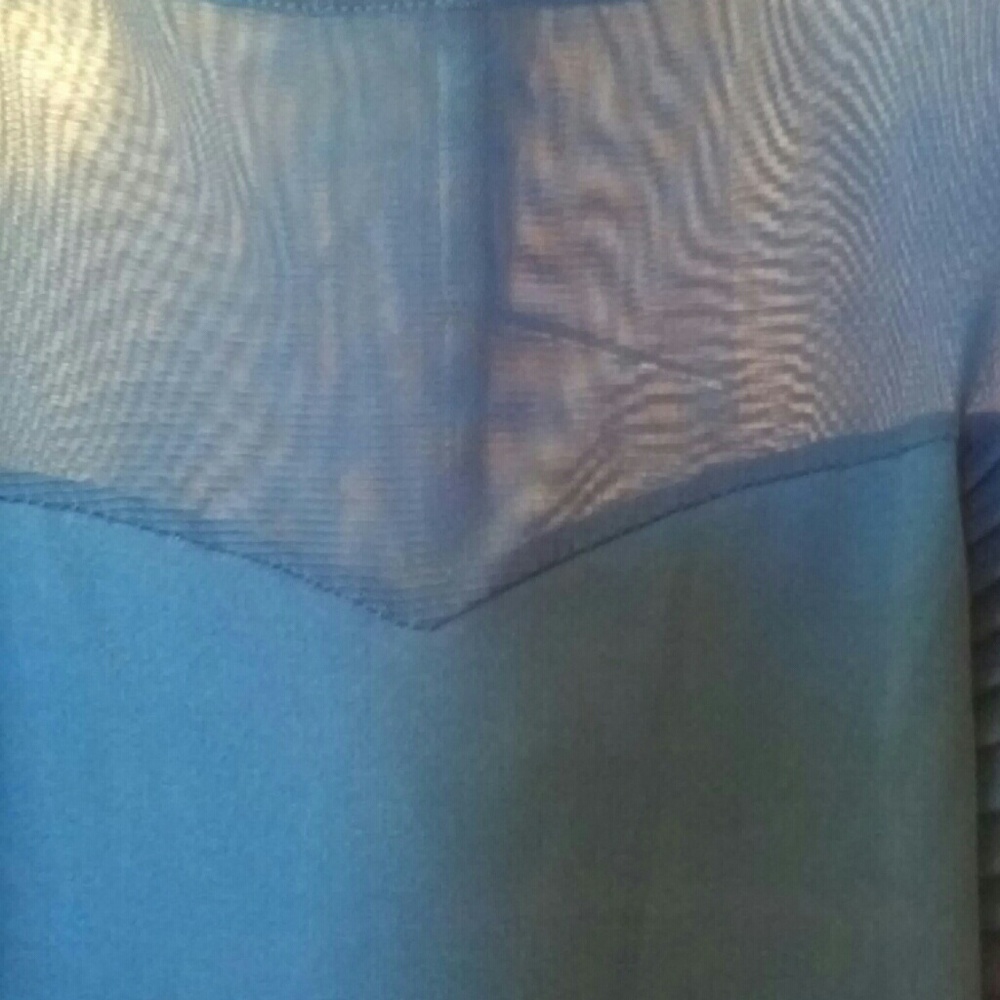 Women's dress - Picture 2 of 3