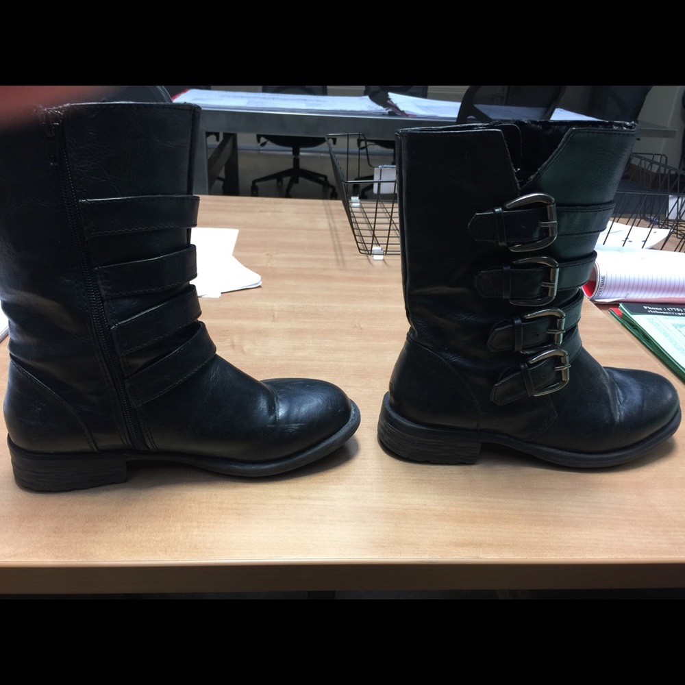 Short biker boots