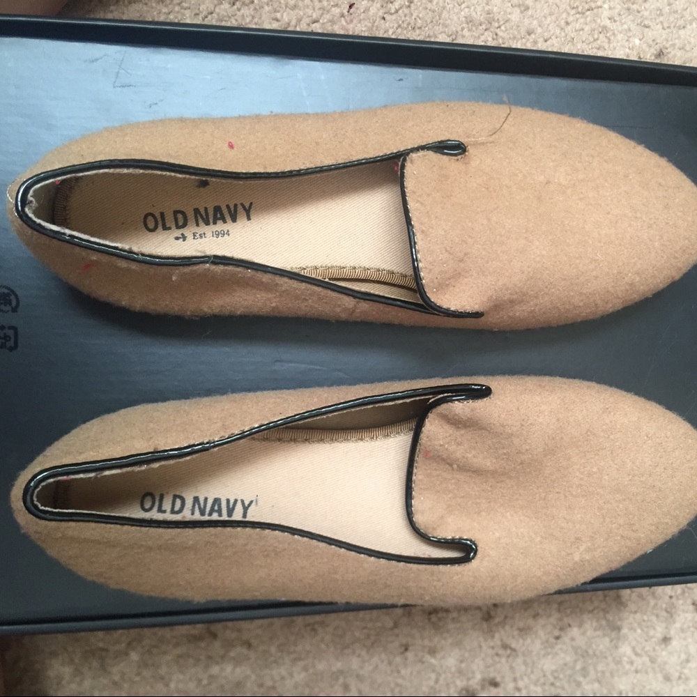 Old Navy's Women Tan flats