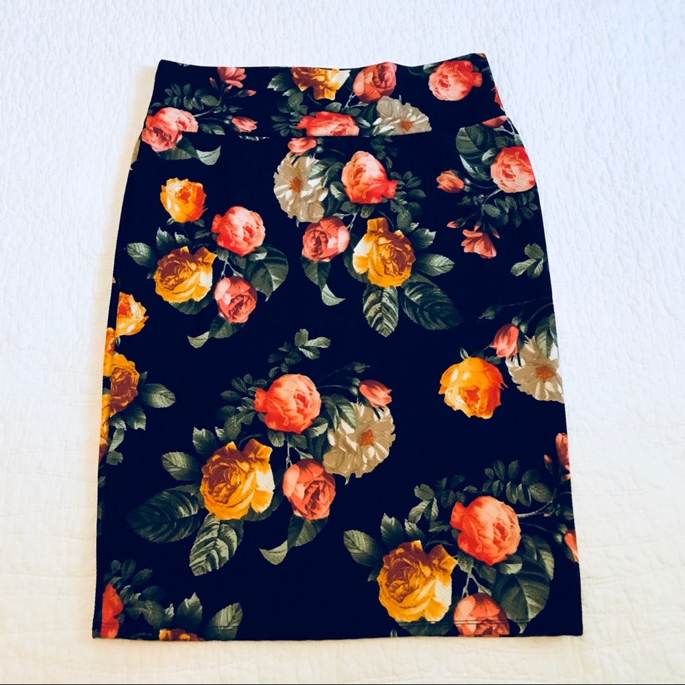 NWOT Unicorn LuLaRoe Floral Cassie XL fits M