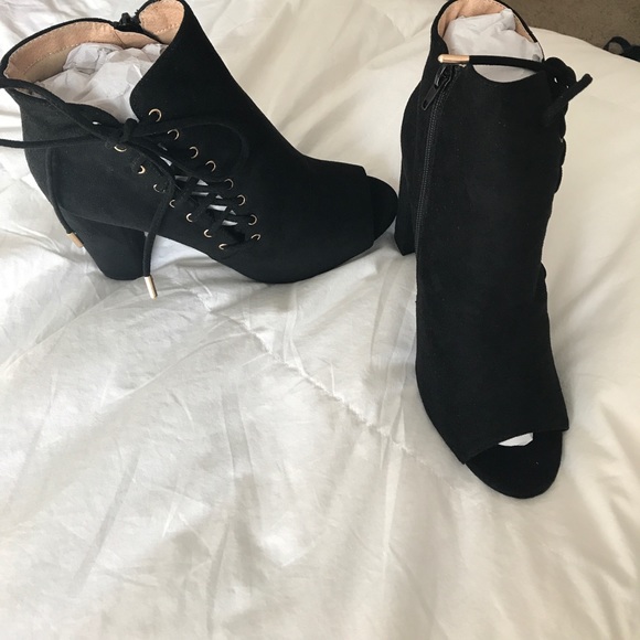 Black Lace up tie booties - Picture 3 of 4