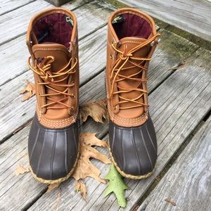 Size 7 8" gortex lined duck boots