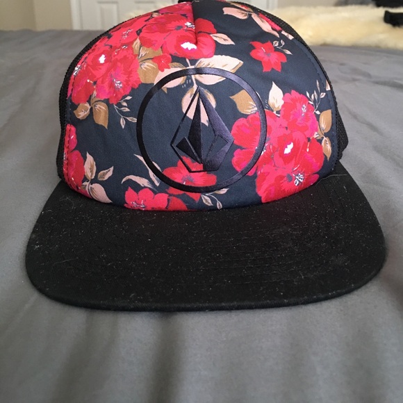Flower Hat - Picture 1 of 2