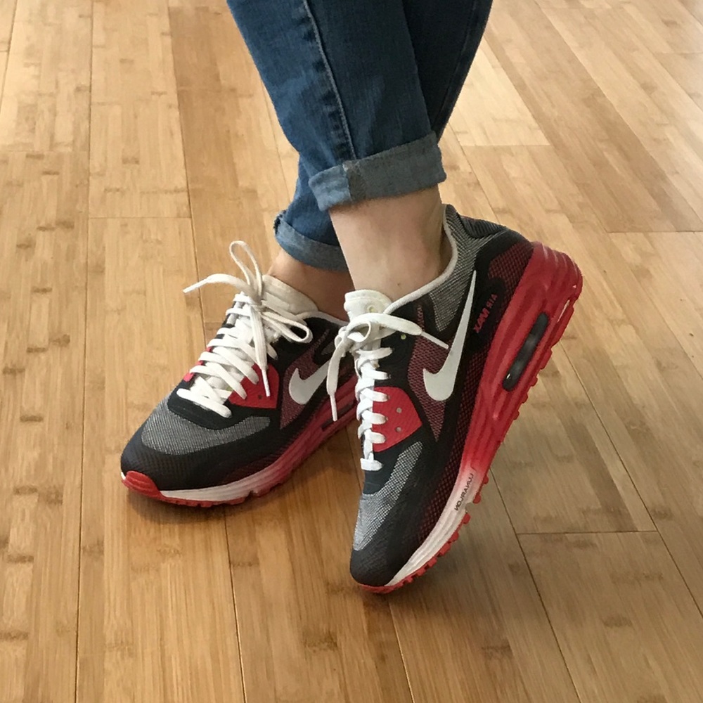 NIKE AIR MAX'S in Red/Black/White Colorway