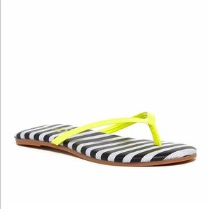 Contrast Color Flip Flop - Size 8