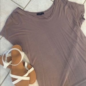 GAP TSHIRT size small GAP TSHIRT size small