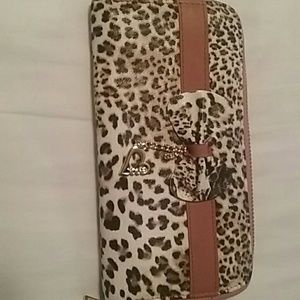 Cute wallet, leopard print