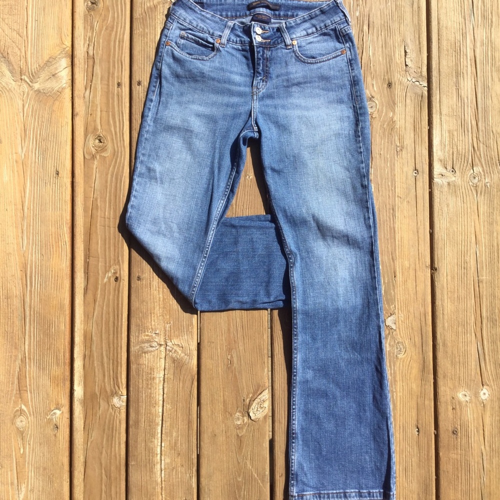 LEVI’S 526 Slender Boot Cut