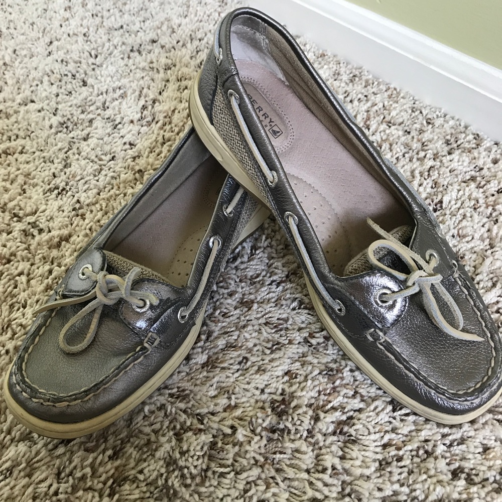 Silver Sperry boatshoes