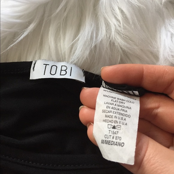 🤍🪩[ tobi ] Black Bell Sleeve Cold Shoulder Crop Top - Picture 3 of 7