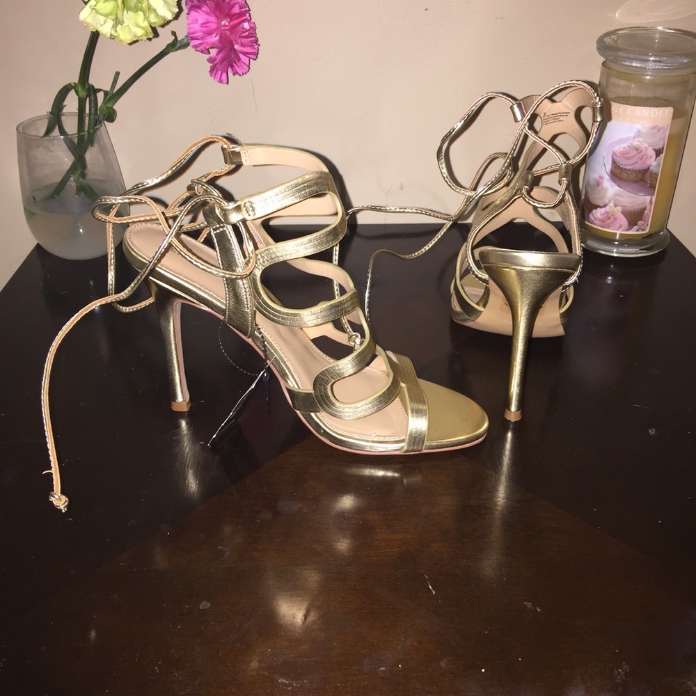 Express Gold Heel - Picture 2 of 4