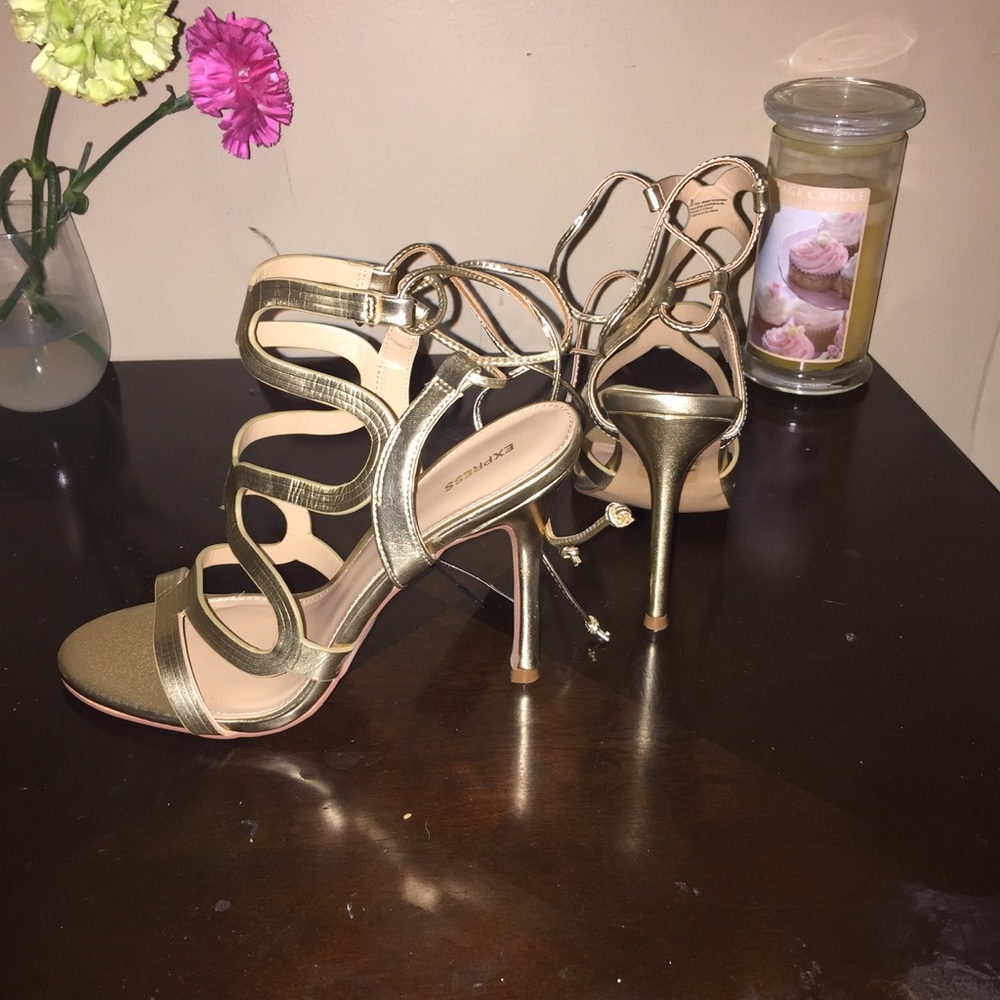 Express Gold Heel - Picture 3 of 4