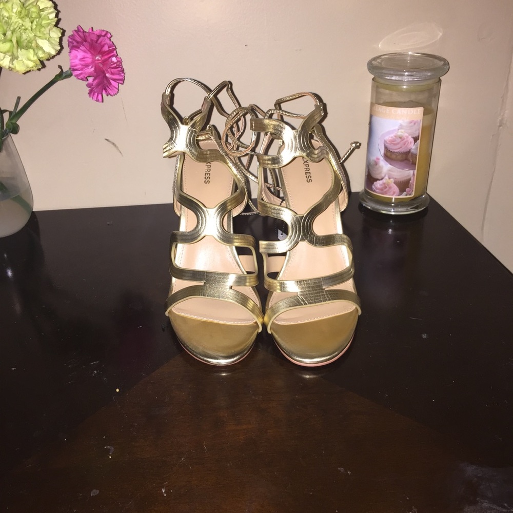 Express Gold Heel - Picture 4 of 4