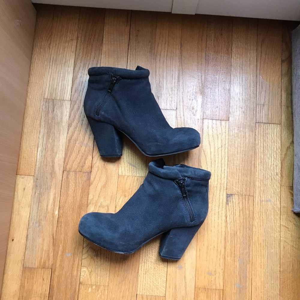 SOLD❗️Navy blue suede booties