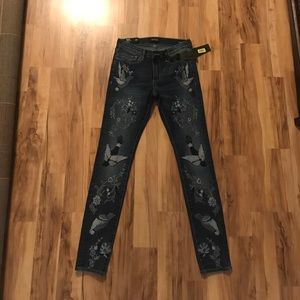 Women's Buffalo jeans Embroidered front NEW