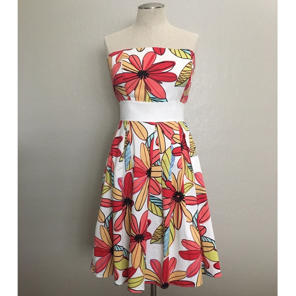 Alyn Paige strapless dress