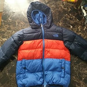 THE NORTH FACE REVERSIBLE PUFFER