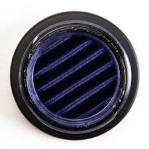 MAC aphrodisiac spell binder shadow MAC aphrodisiac spell binder shadow