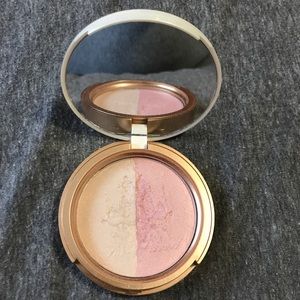 Too Faced Candlelight Glow