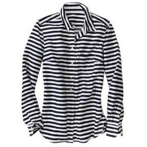 GAP tailored blue & white striped shirt sz M GAP tailored blue & white striped shirt sz M