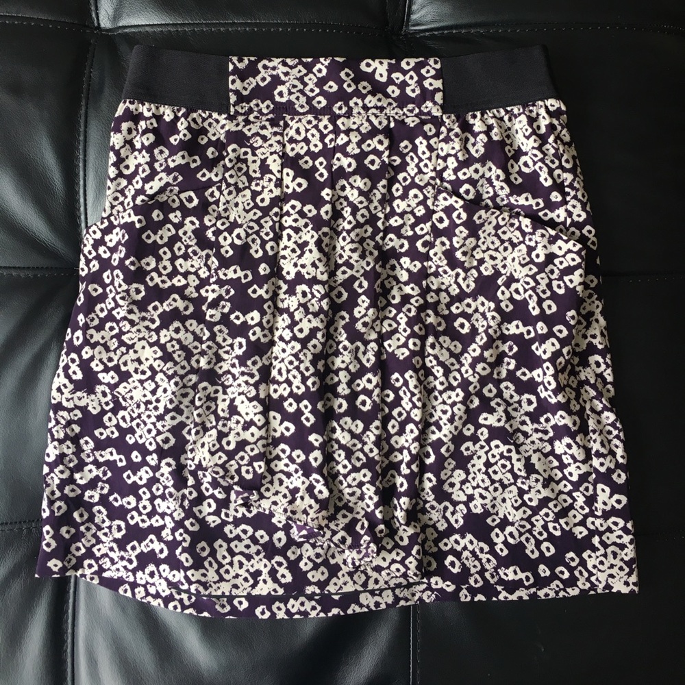 Cute Gap Skirt with Side Pockets