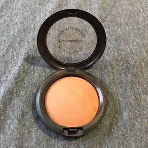 M•A•C Mineralize Skinfinish Natural Bronzer