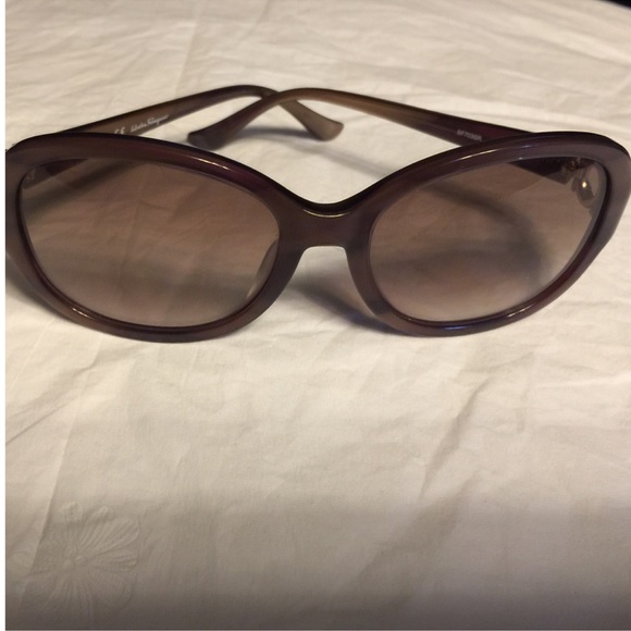 Salvatore Ferragamo Sunglasses. - Picture 3 of 7