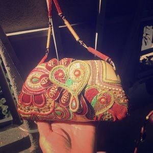 Mary Frances Magnetic Clutch