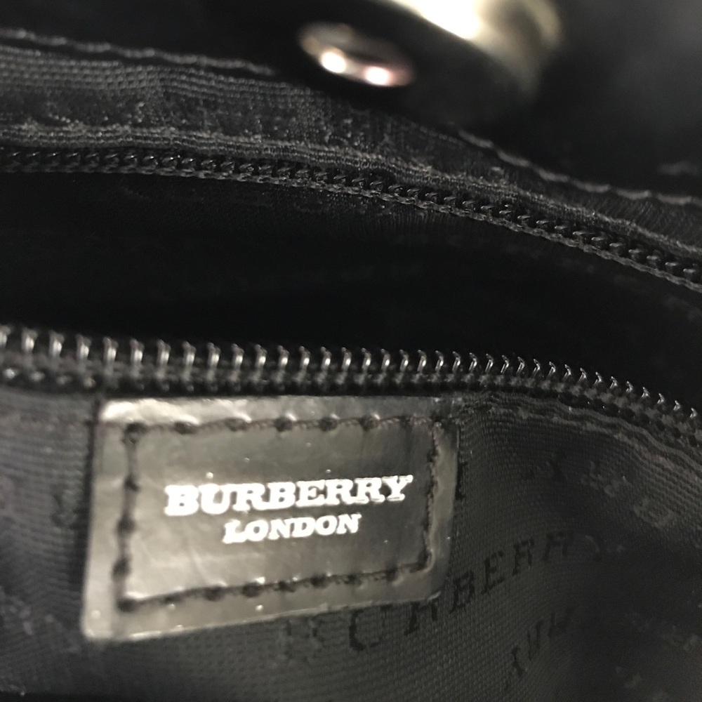 Burberry purse - Picture 6 of 8