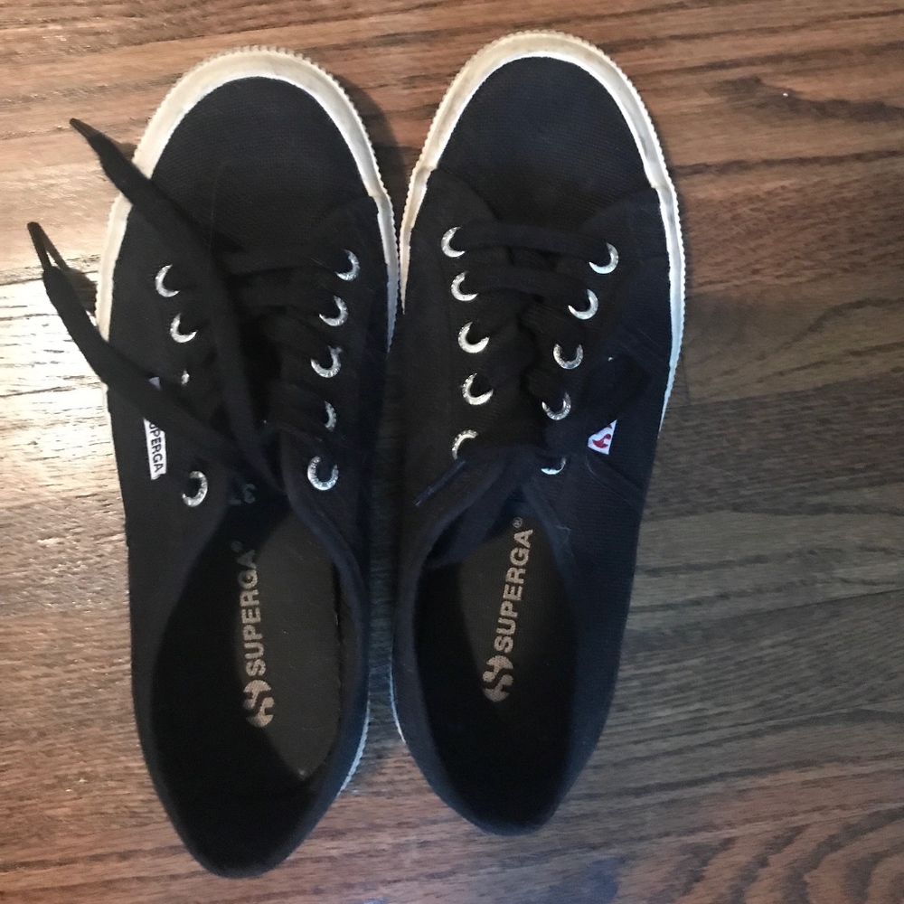 SUPERGA 2750 Classic Tennis Shoes