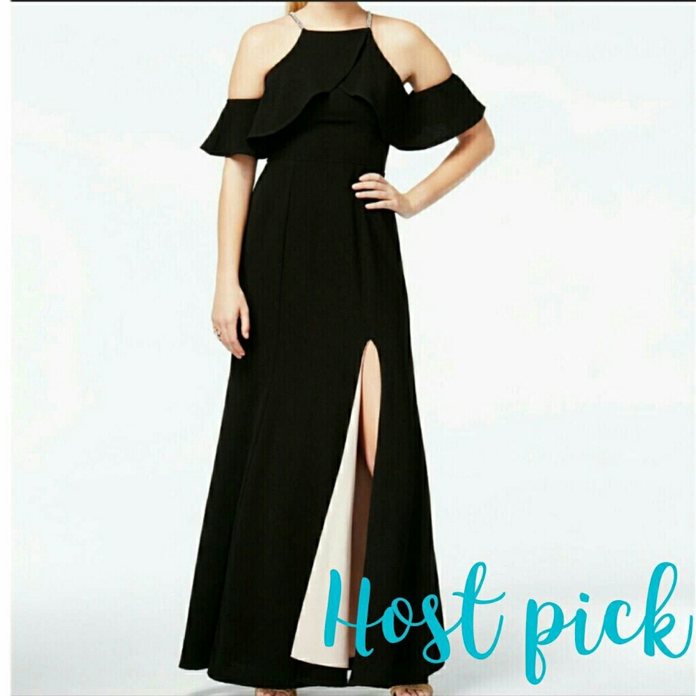 Host Pick ❤ Cold shoulder Little Black Dress