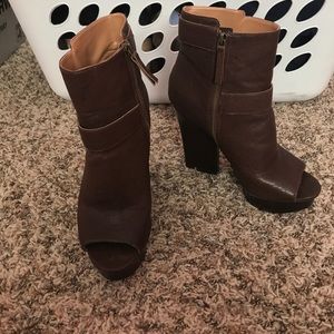 Nine West Size 8.5 open toe bootie