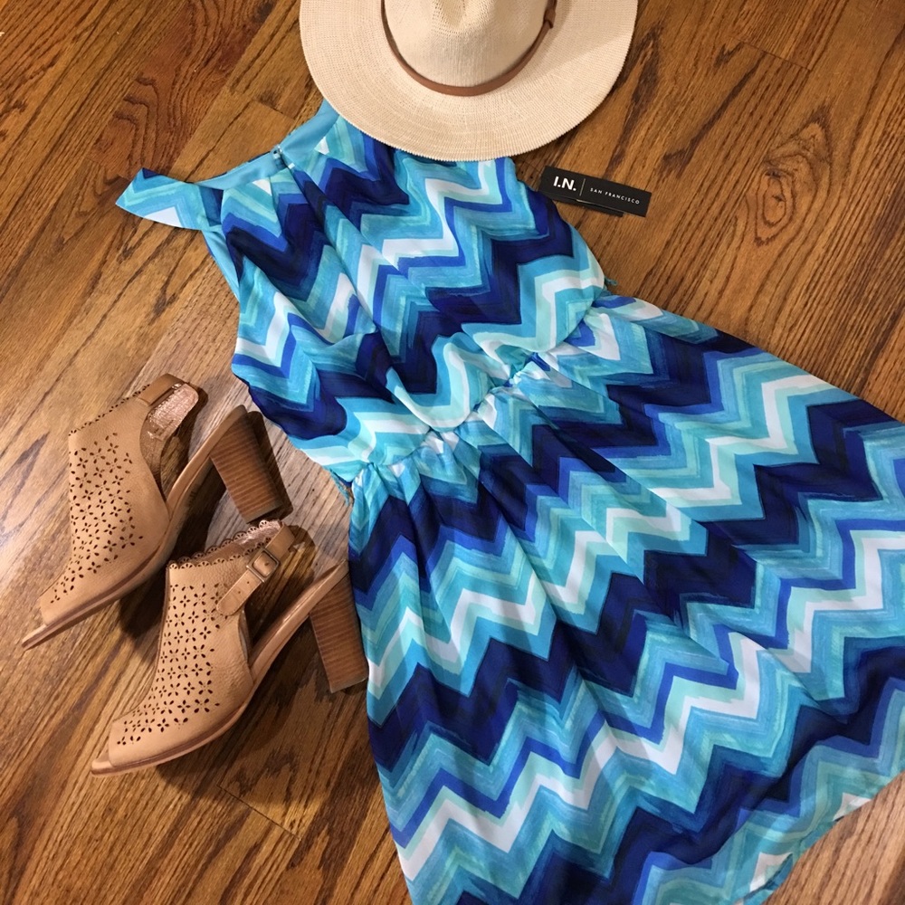SALE🛎NWT BLUE CHEVRON DRESS SM