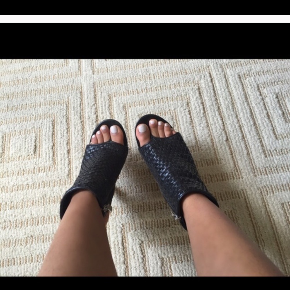 Open toe sandal