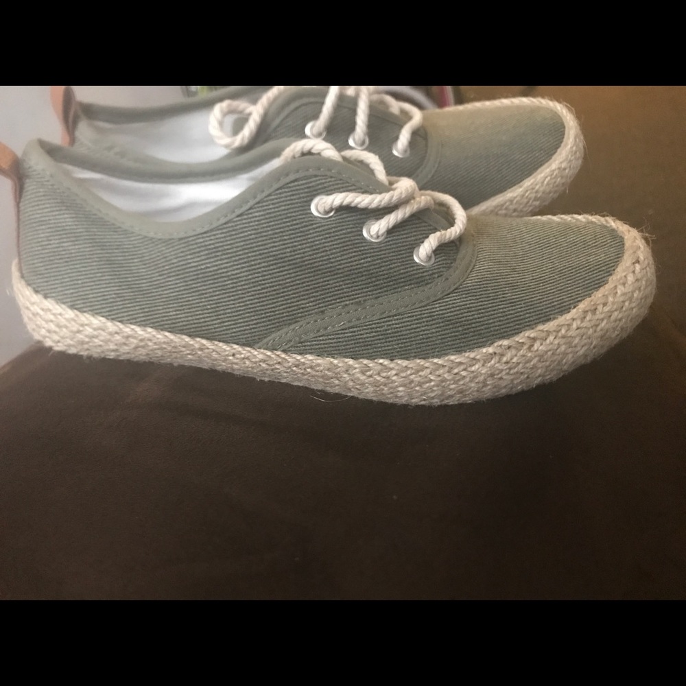 Kids size 3 canvas sneakers
