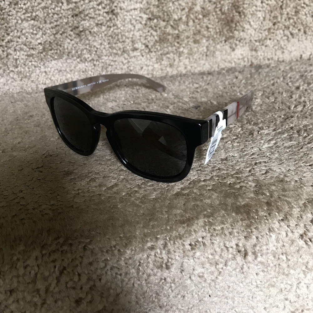 BURBEERY Sunglasses Unisex