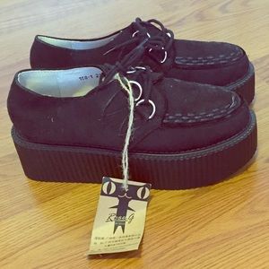 Converse like platform sneakers