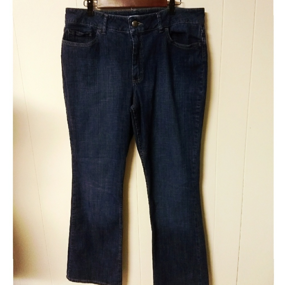 Mid rise boot cut Lee riders size 18