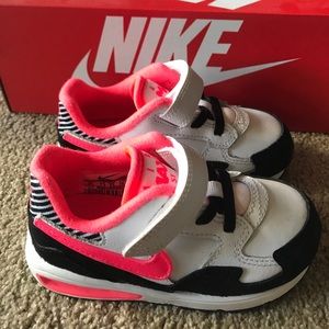 Girls Nike’s Sneakers