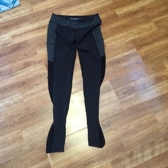 last day⭐️ Beyond yoga leggings USA made - Picture 2 of 3
